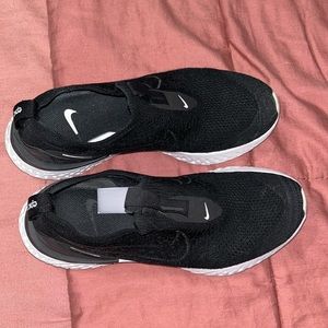 Nike react phantom runner 9.5 fit like 9